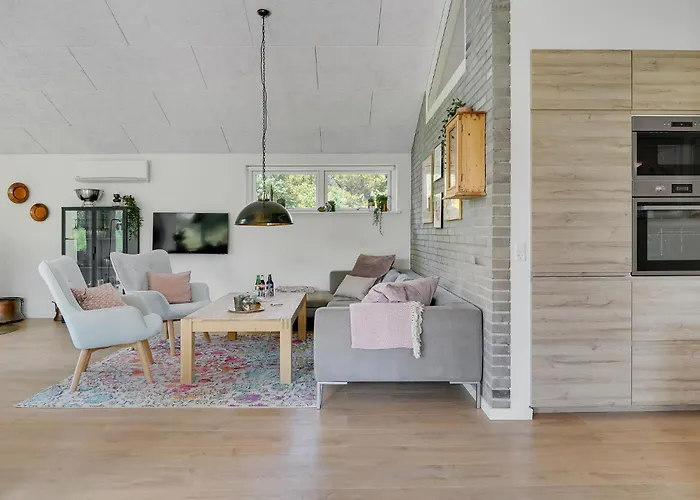 4 Bedroom Amazing In Сasa de vacaciones *