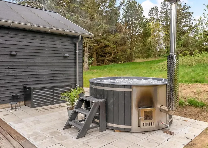 4 Bedroom Amazing In Сasa de vacaciones *