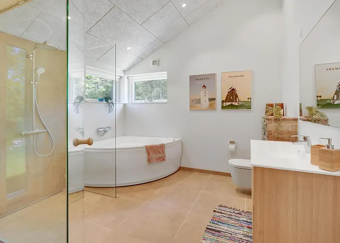 4 Bedroom Amazing In *