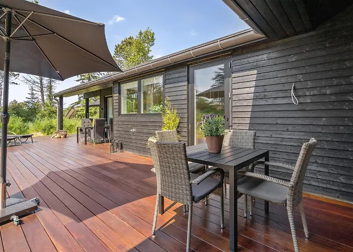 4 Bedroom Amazing In Сasa de vacaciones Blokhus